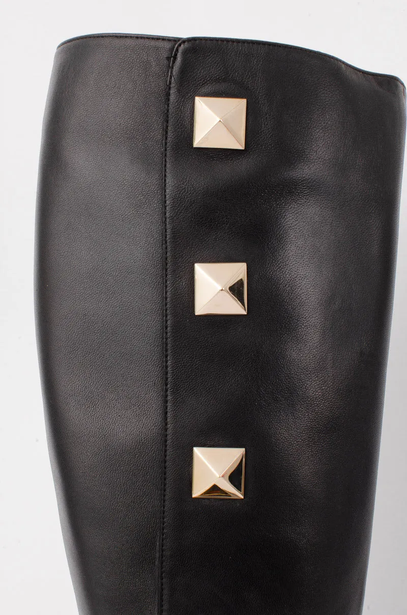 BLACK ROCKSTUD BOOT