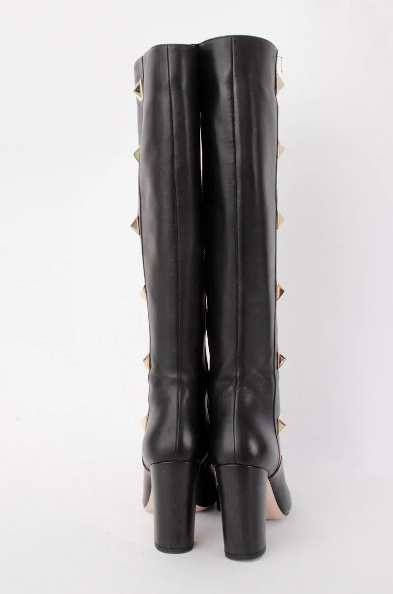 BLACK ROCKSTUD BOOT